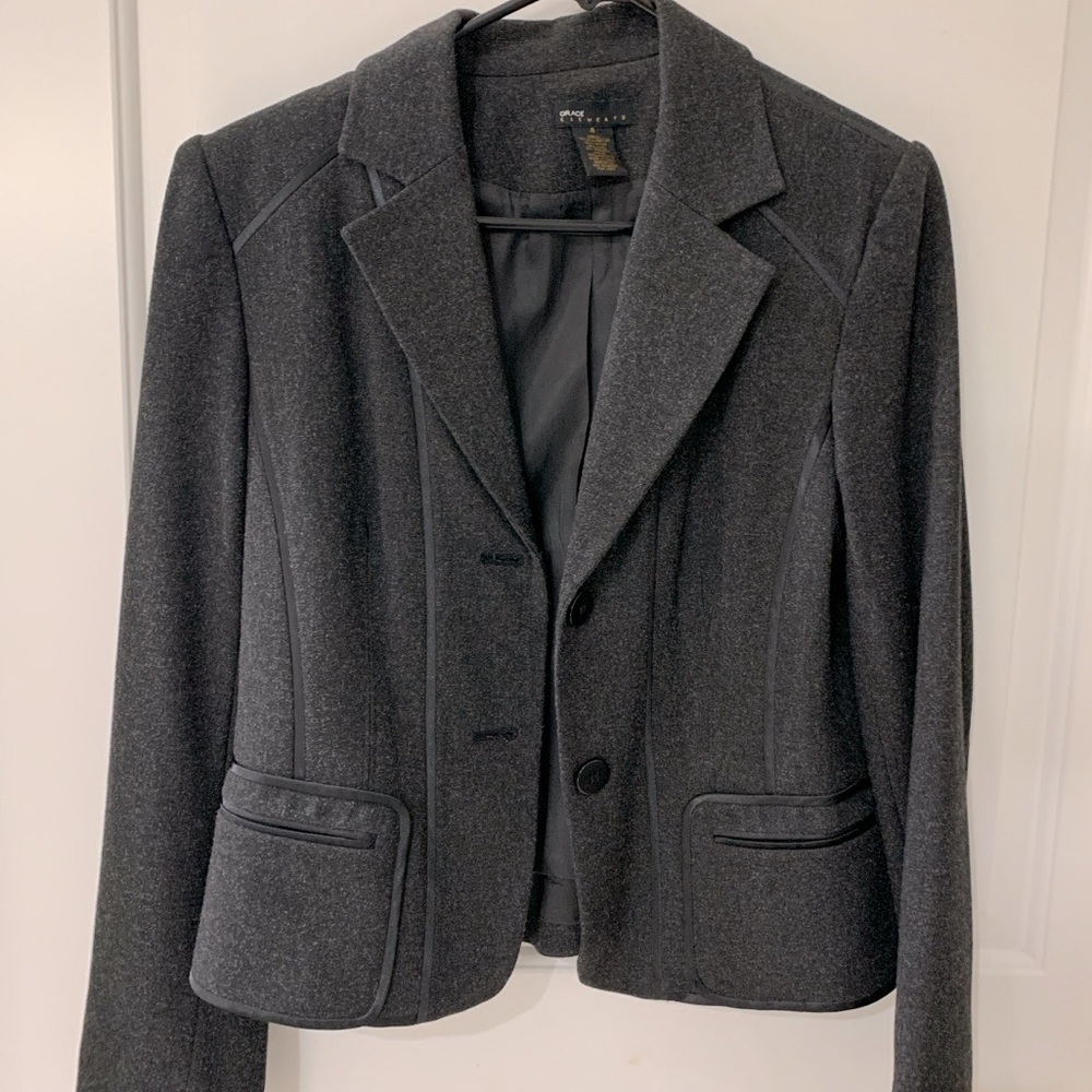 Grace Elements size 4 Grey and Black suit coat. P2P 18